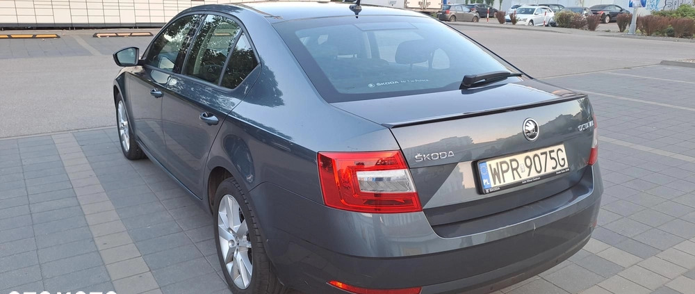 Skoda Octavia cena 70900 przebieg: 71000, rok produkcji 2019 z Połczyn-Zdrój małe 232